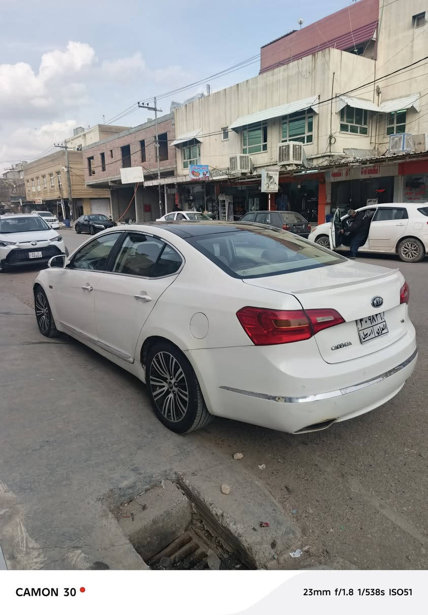 سلام عليكم
كادنزا خليجي موديل 2011
ابيع بدون تحويل أنت وجهودك 
مكفولة اصوليات غرامة عيب شرعي سرقة أي شي يطلبة المشتري عدا التحويل 
لون أبيض 
فول مواصفات بصمه
جاهزة ماعدا الرواجز ضعيفه 
مكينة كير تخم تاير كفالة 
حادث جاملغ وباب خلفي جهة اليسار 
رقم أربيل سنوية منتهية النفاذية 
السعر 75 ورقه سعر مال صيني سعر مال ادوات
للاتصال على الرقم *********** 
مكان السيارة واسط كوت. 
الشراي يتصل رجاءا مامتواجد على النت وبخدمتكم#
