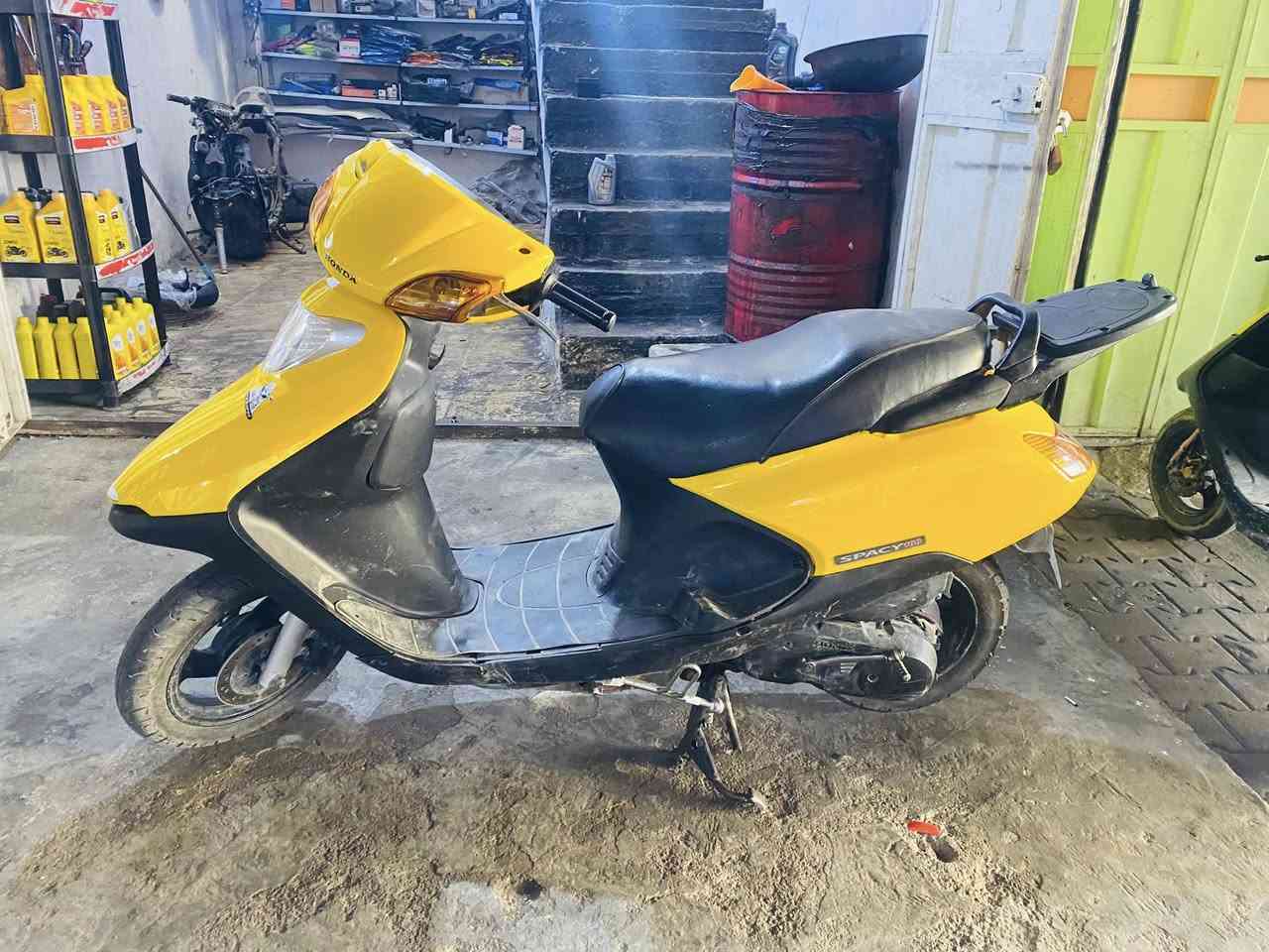 للبيع سبيسي ياباني مفتوحه كفر تجاري سعر ٥٥٠ مكاني كوت السوك  الخطه الحسينيه للاستفسار ‭ ٠٧٨٧ ٤٩٥ ٨٤٧٧‬
