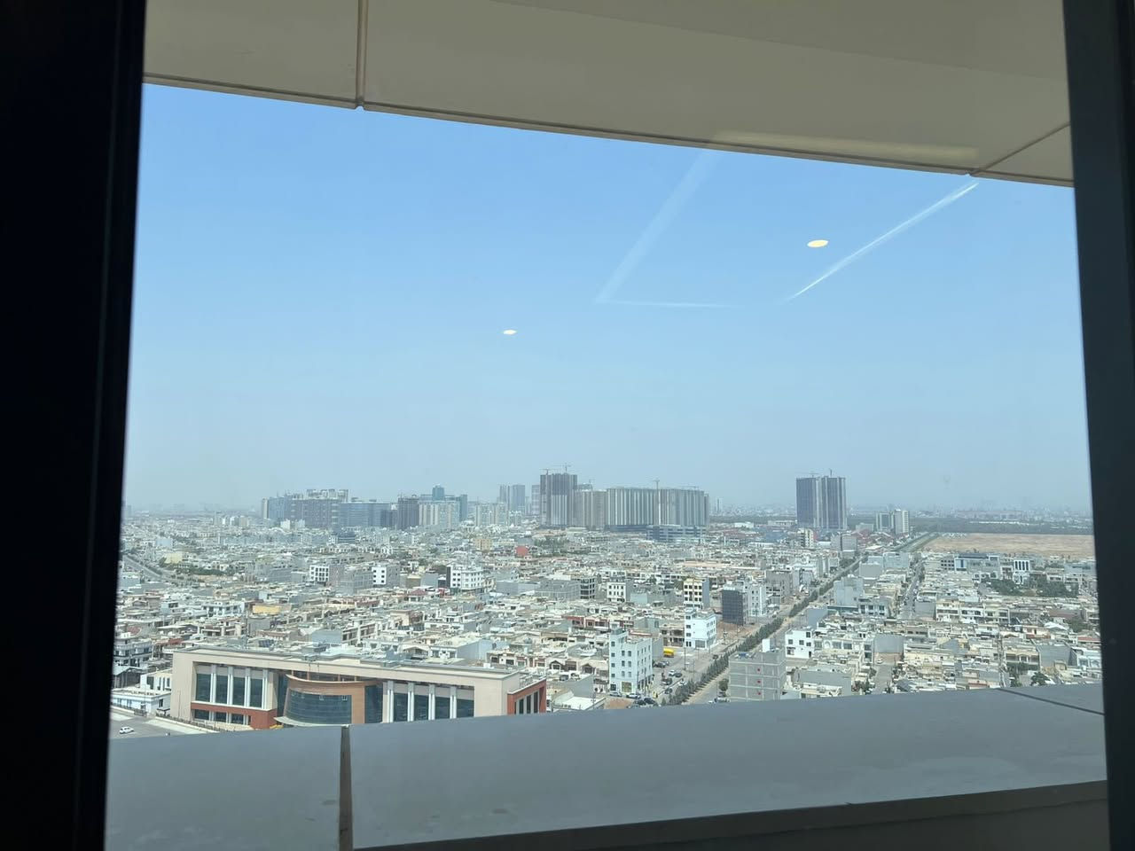 🎇 شقة للايجار ثلاث غرف وصالة مؤثثة VIP في أربيل – المربع الذهبي

📌 الموقع: لايف تاورز – المربع الذهبي – 32 بارك

✅ غرفتين وصالة (1+3)
✅ أثاث جديد VIP
✅ موقع استراتيجي
✅ إطلالة مميزة
✅ جميع الخدمات متوفرة 24 ساعة
✅ قاعة رياضية (Gym) + مسبح
✅ ألعاب أطفال + مكان للـGaming
✅ ماركت 24 ساعة
✅ صيدلية + مطاعم + كافتريات + مكوى ملابس

🔸 الشقة مصممة للراحة بلمسات متميزة – تجمع بين الهدوء والرقي في المربع الذهبي

*********** – ***********
