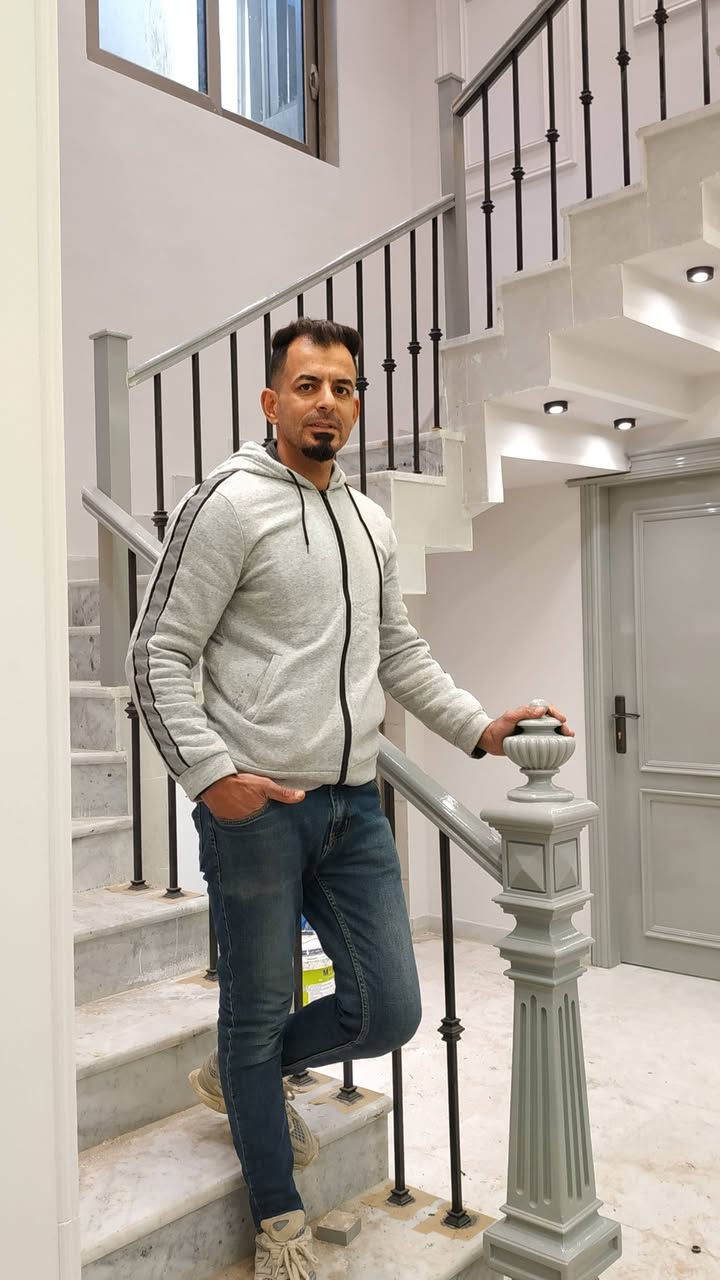 نجارة أحمد لعمل الابواب الخشبيه الحديثه والمحجرات الدرج 
***********
ناصرية السيف قرب مدرسة الكرامة
