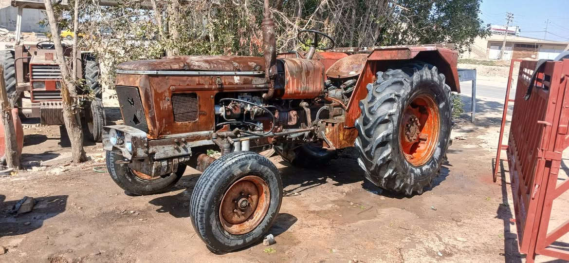 السلام عليكم
كاروبه عنتر للبيع موديل ٨٩ بدون رقم مكفوله من محرك وكير واكسل شرط الشغل باور ستيرن صدر جديد شغاله سلف وباتري جديد لايت امامي وبريك دهن جهاز الرفع شغال تايرات الكبار فوق نص العمر كشر بلادي مكينه مال جناي 
(السعر ٣ مليون وربع ) وببه مجال قليل للشراي 
المكان كربلاء / طوريج 
للاستفسار الاتصال على الرقمين 
***********
***********
