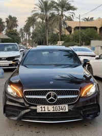 مارسدس بنز E 300 2019  وارد امريكي ضرر امامي   و صبغ بنيد و جاملغ خلفي...