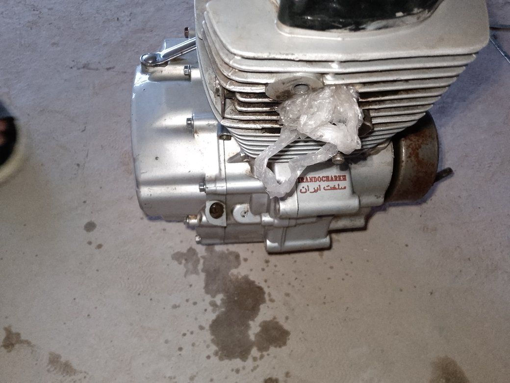 السلام عليكم مكينه سيفان للبيع 90 بيه مجال الستفسار *********** المكينه نضيفه
