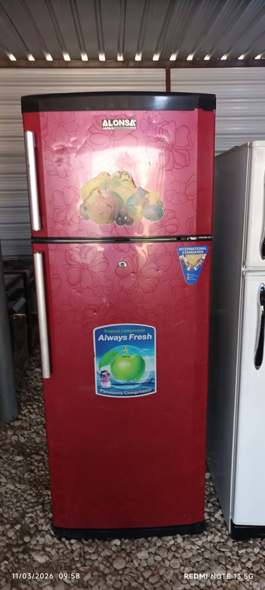 ثلاجات وحدة كونكورد حجم 18والثانية الونسا ياباني حجم 20 للبيع مكفولات من اي عطل مع جرباية حديد عدد3 للاستفسار الاتصال على ***********
