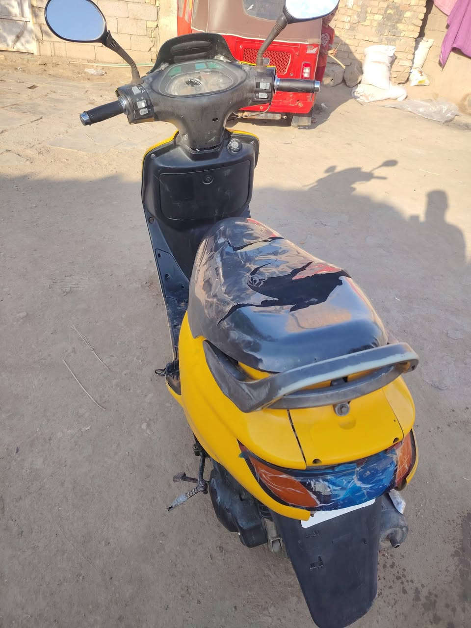 السلام عليكم شباب دراجه فراشه للبيع سلف وهند شغاله مكاني ميسان ناحيه السلام سعر350 وبيها مجال  ***********
