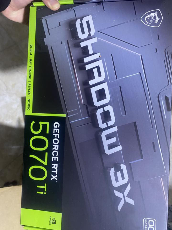 CPU - RAYZEN 7 7700
GPU -RTX 5070 TI
SSD 1T
RAM - 32GB DDR 5 - 6000MZ
PSU - MSI 850W GOLD
MT -MSI B850 GAMING PLUS WIFI
CASE - DEMON 
COOLER  - 360 LOQUED 

مع شاشه

ASUS TUF 210HZ. 27INCH 2K

مع UPS 1KV ONLINE 

كل الكراتين موجوده الشاشه و الPC ضمانها موجود لحد شهر ال10 

سعرها 3،700،000 و بيها مجال شوي


**إذا كنت صاحب هذا الإعلان وتريد حذفه لأي سبب، رجاءا أرسل رسالة إلى الدعم الفني**