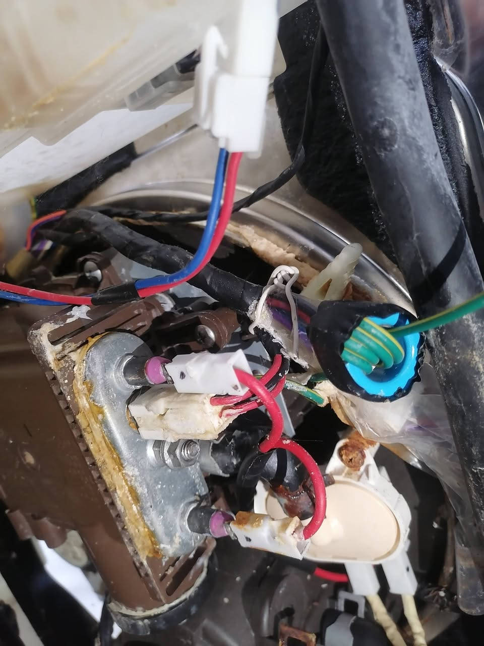 صيانه ثلاجات مجمدات جميع اجهزة التبريد
🧰(((ورشة متنقلة في جميع أحياء كركوك)))
 🧑‍🔧🧑‍🔧صيانة موقعية داخل منزلك لصيانة وتصليح 🧑‍🔧🧑‍🔧
#االثلاجات ..🫕♨️
#البرادات🌀
#عارضة المحلات🔌
#صيانة السبالت🚿🪛🔧
#صيانه غسالات اوتوماتيك وعاديه 
 الأجهزة الكهربائية المنزليه🏘️
: ورشة اسطه محمود كركوك 

💥للاستفسار.... ⬇️☎️
*********** 
ملاحضه مانطلع اله وانت راضي
💫🙏💫🙏🙏💫🙏🙏💫🙏💫
