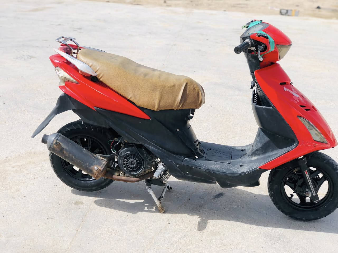 سلام عليكم سكنس مديل 2019 دراجه كامله سلف هورن ضوياتً كله شقال سعر 250 وبيه مجال رقم ***********
