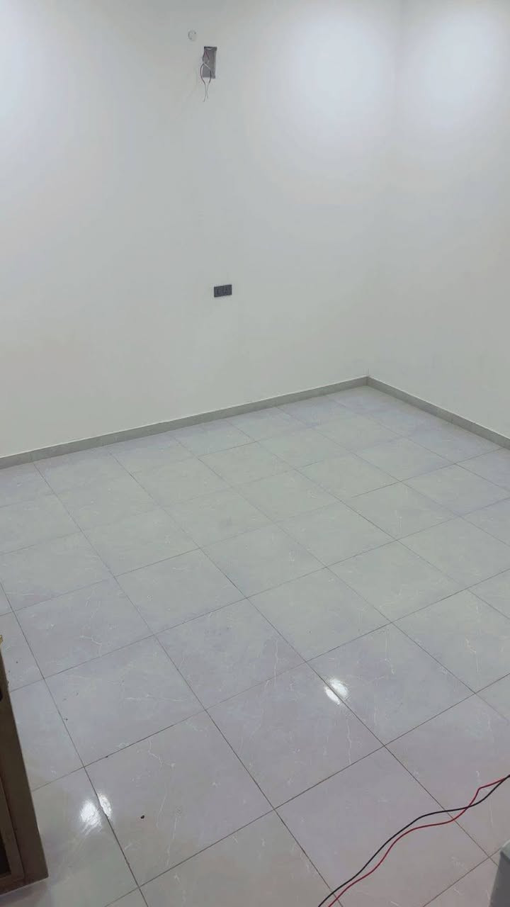 السلام عليكم...
دار سكن للبيع المساحه ١٠٠م ركن وجهين على شارع ١٥م
بناء حديث درجة اولى مامسكون قبل يومين كمل.
العنوان الناصريه الحبيليه بصف الأولى.
محتوى الدار. استقبال * صاله * غرفه * مطبخ * صحيات داخليه وخارجيه.
مع صاله كبيره فوق.
السعر جداً مناسب ١١٠ مليون مع المجال بيع مستعجل.
-----------------------------------
للإستفسار أكثر زياره مكتب ديار الهلالي للعقارات الواقع في حي العسكري شارع المدارس قرب مدرسه عمار بن ياسر.
رقم الهاتف ***********
