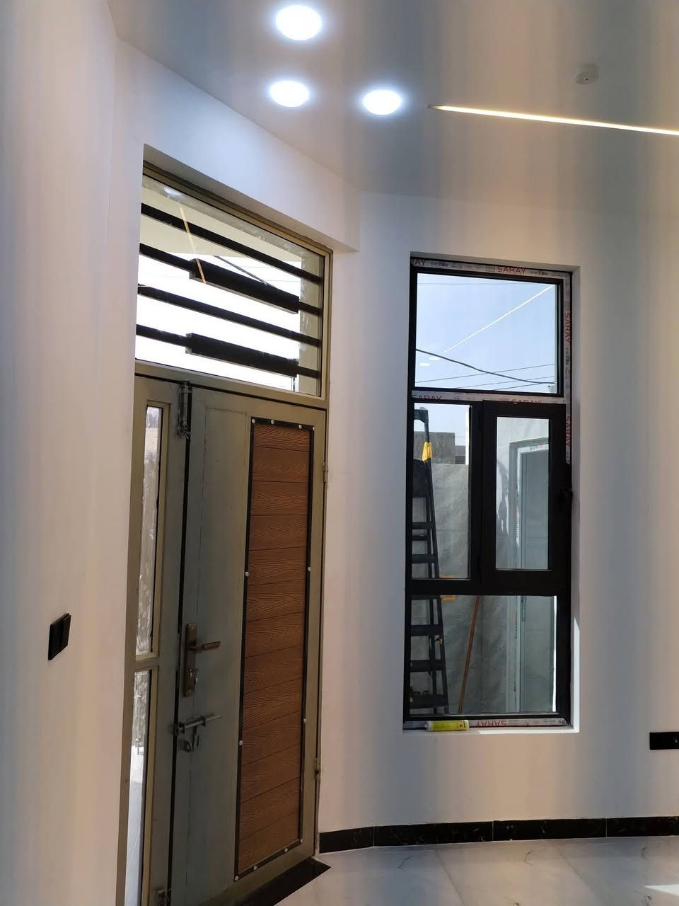 بسم الله الرحمن الرحيم
اللهم صل على محمد وآل محمد 

مشتمل عدد(٢) طابق ونص حي الخضراء مقابيل معارض السيارات رابع بيت عن شارع الرئيسي مساحه كل واحد ١٠٠متر بناء درجه اولا السعر الواحد ٧٢مليون وبي  مجال اي استفسار اتصال على رقم الموبايل ***********
