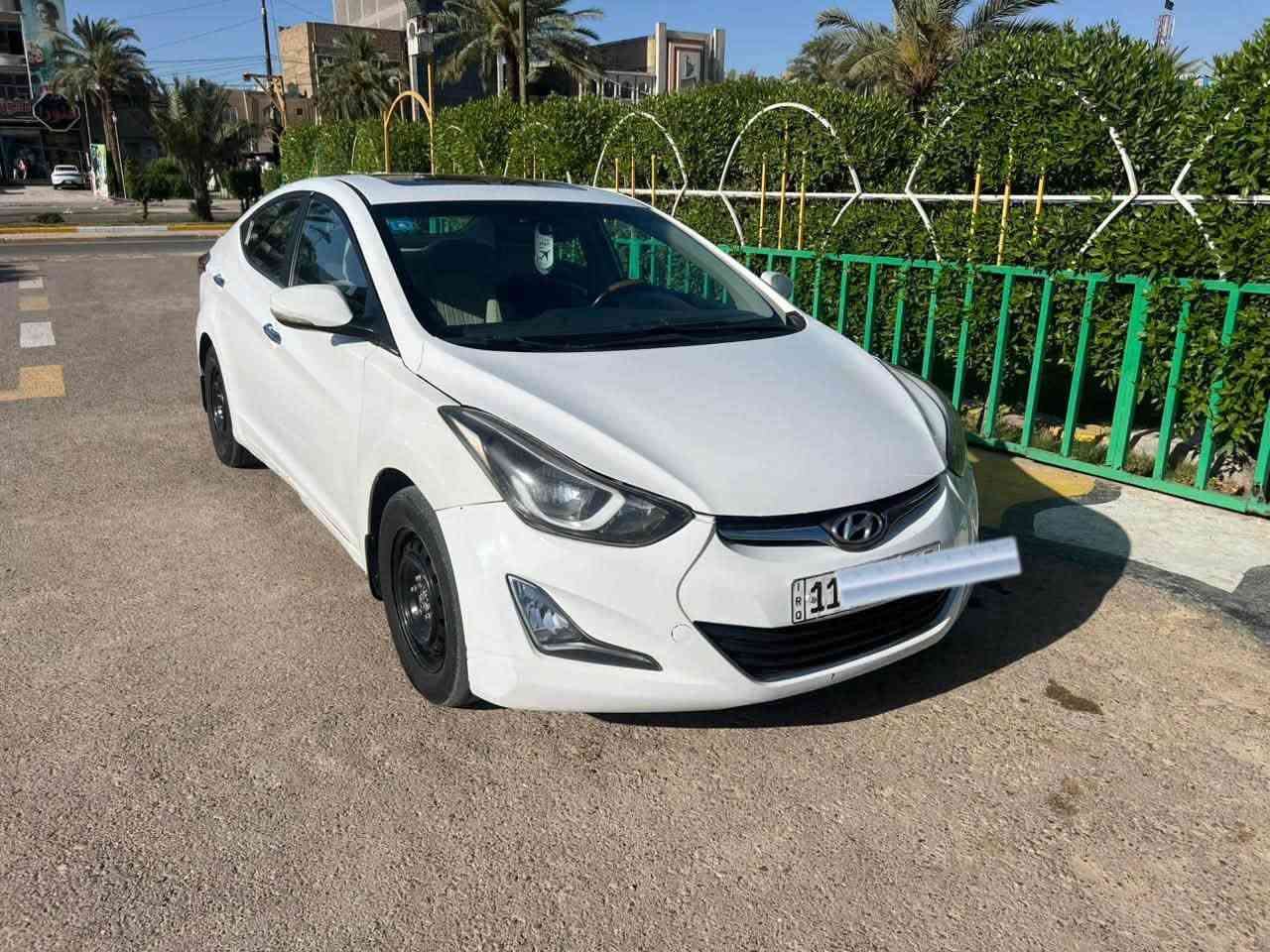 السلام عليكم النتره خليجي موديل ١٥ محرك ١٨٠٠ دوش بيها صبغ جاملغ وبنيد سونار مكان سياره بغداد  سعر ١٠٥ وبيها مجال ‭***********
