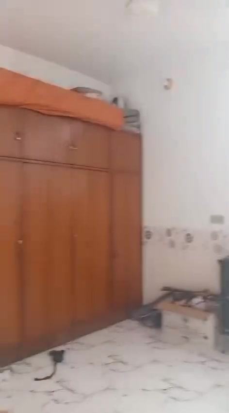 السلام عليكم 
بيت 50 مترقابق واحد قرب سيد اسماعيل سعر مناسب يباع مع الاثاث وبدون اثاث ***********
