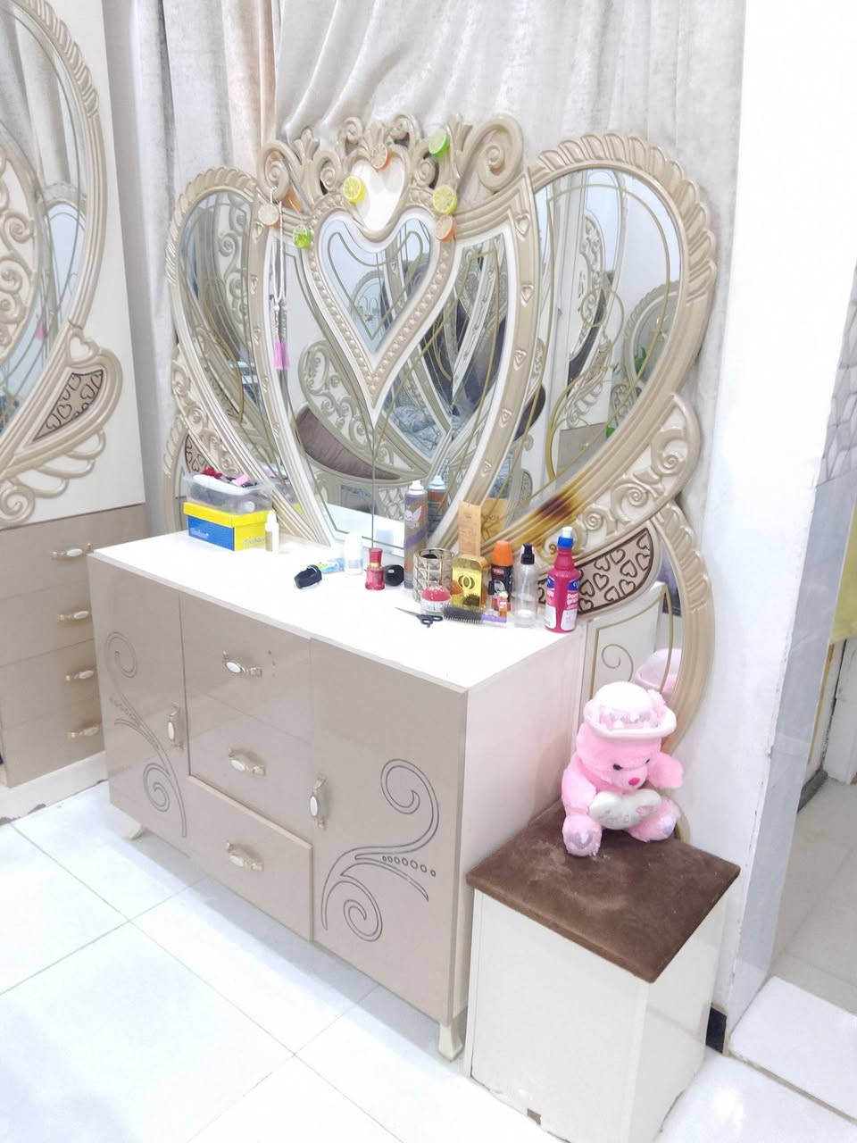 غرفه نوم تركيه العنوان الديوانية حولي جامعه *********** السعر 650

