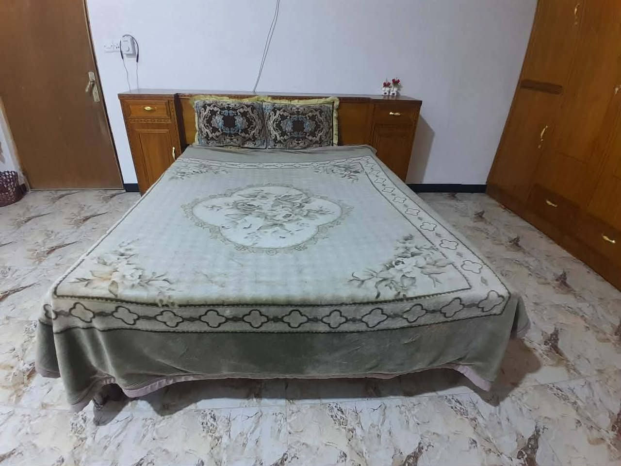 للبيع غرفه صاج سعر 400 عنوان فلوجه جغيفي الثاني رقم *********** للإستفسار
