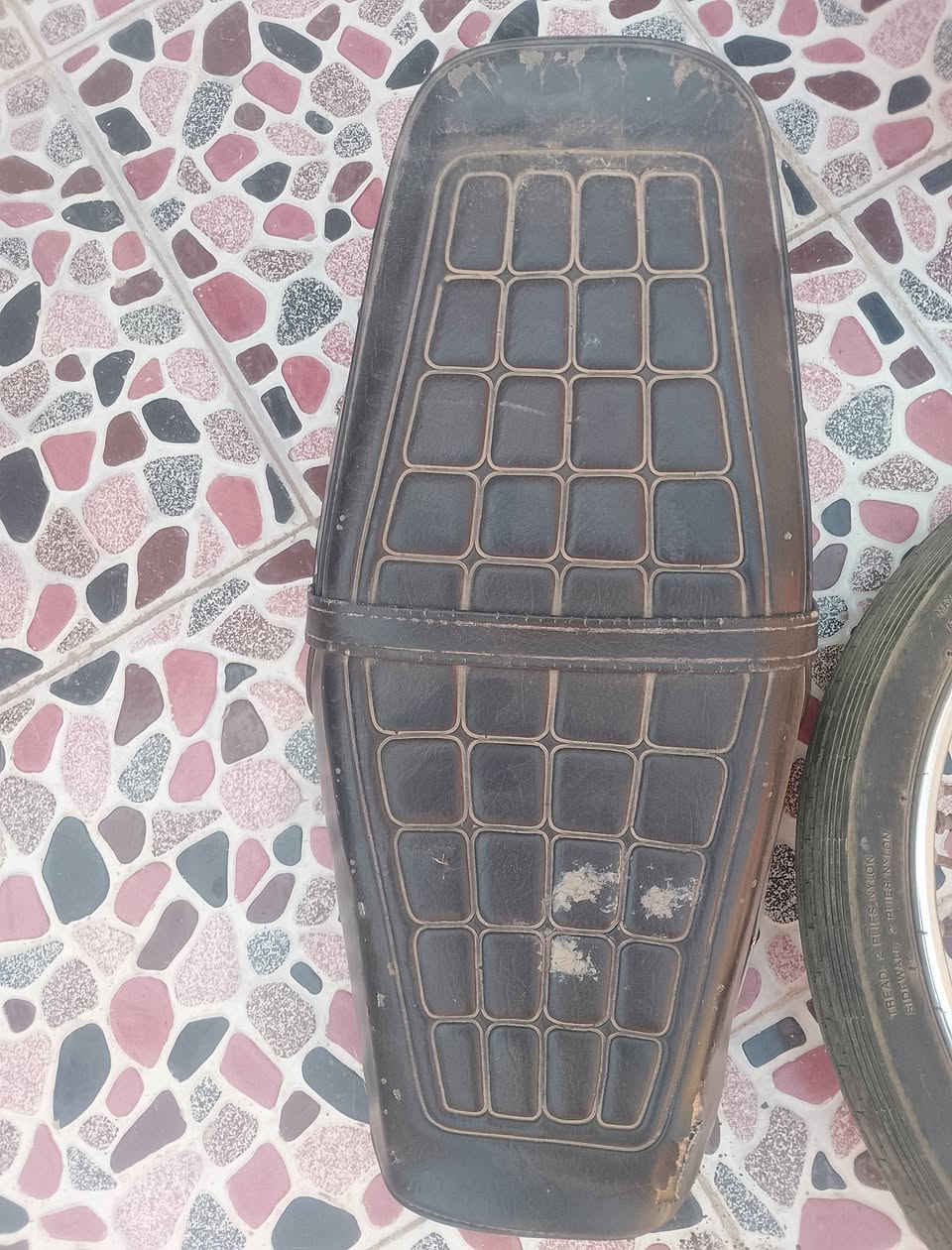 سلام عليكم شباب قراض البيع كلمن وسعره ***********
