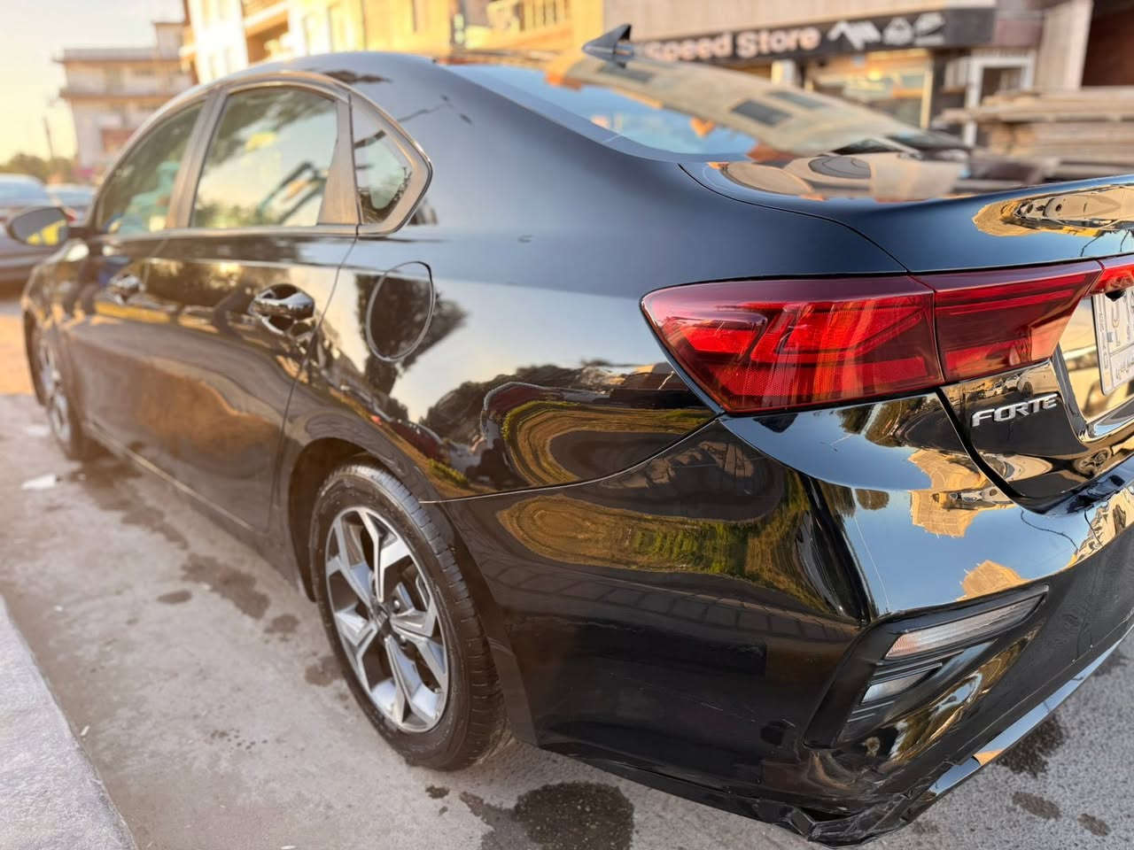 كيا فورتي 2019رقم بغداد حرة غير متواجد على الفيس فقط اتصال
وراد امريكي. السيارة لون اسود حادثة امنزل صورة الحادث  

‏ 3KPF24AD1KE092338رقم الشاصي  

ماشية 72 الف وقابلة للزيادة

مواصفات السيارة 

تبريد بيانو 

فول تحكم ستيرن 

زينون عالي ناصي 

ويل كب 

رادار تحديد مسار 

شاشة بنظام ابل كار بلي واندرويد

كامرا خلفية دوارة

مري كهرباء 

السعر 130 

رقم بغداد مشروع وطني 

مكان السيارة بغداد القادسية مدخل ساحة قحطان 

للأتصال ***********
