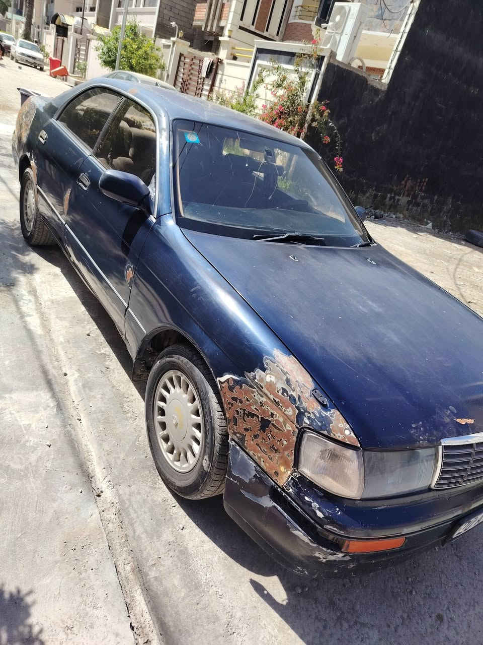 بطه موديل 92 باسمي تحويل ثاني يوم مابيها نقص عدا الجراد وبقت على حطتها تجي واشوف بعينك و40 وبيها مجال بسيط مكاني ديالى تقاطع القدس 
***********
