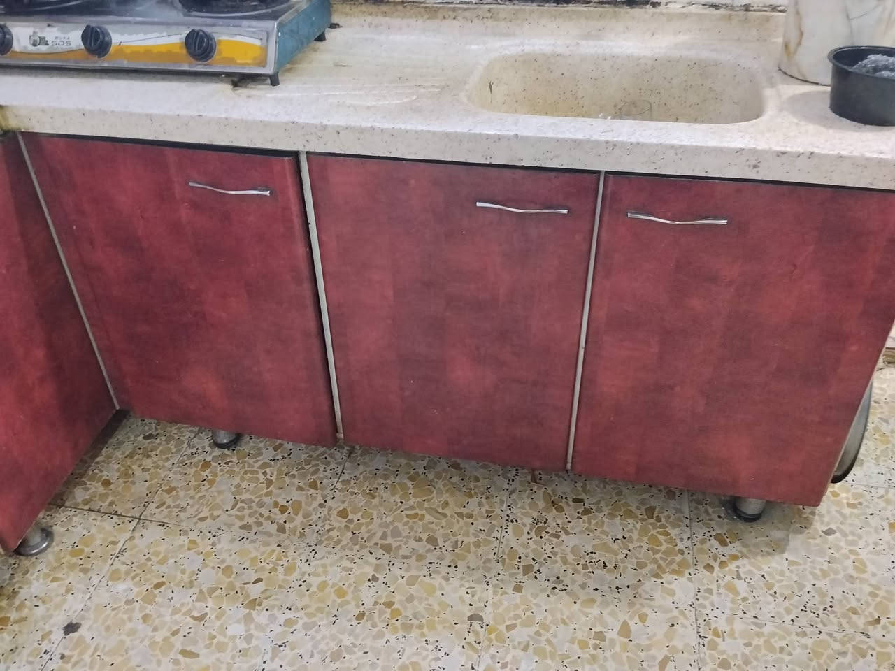 سلام عليكم كاونتر مرمر للبيع بس بس هذه الفطر رايده ب 250 وبي مجال  عنوان بغداد صليخ ***********
