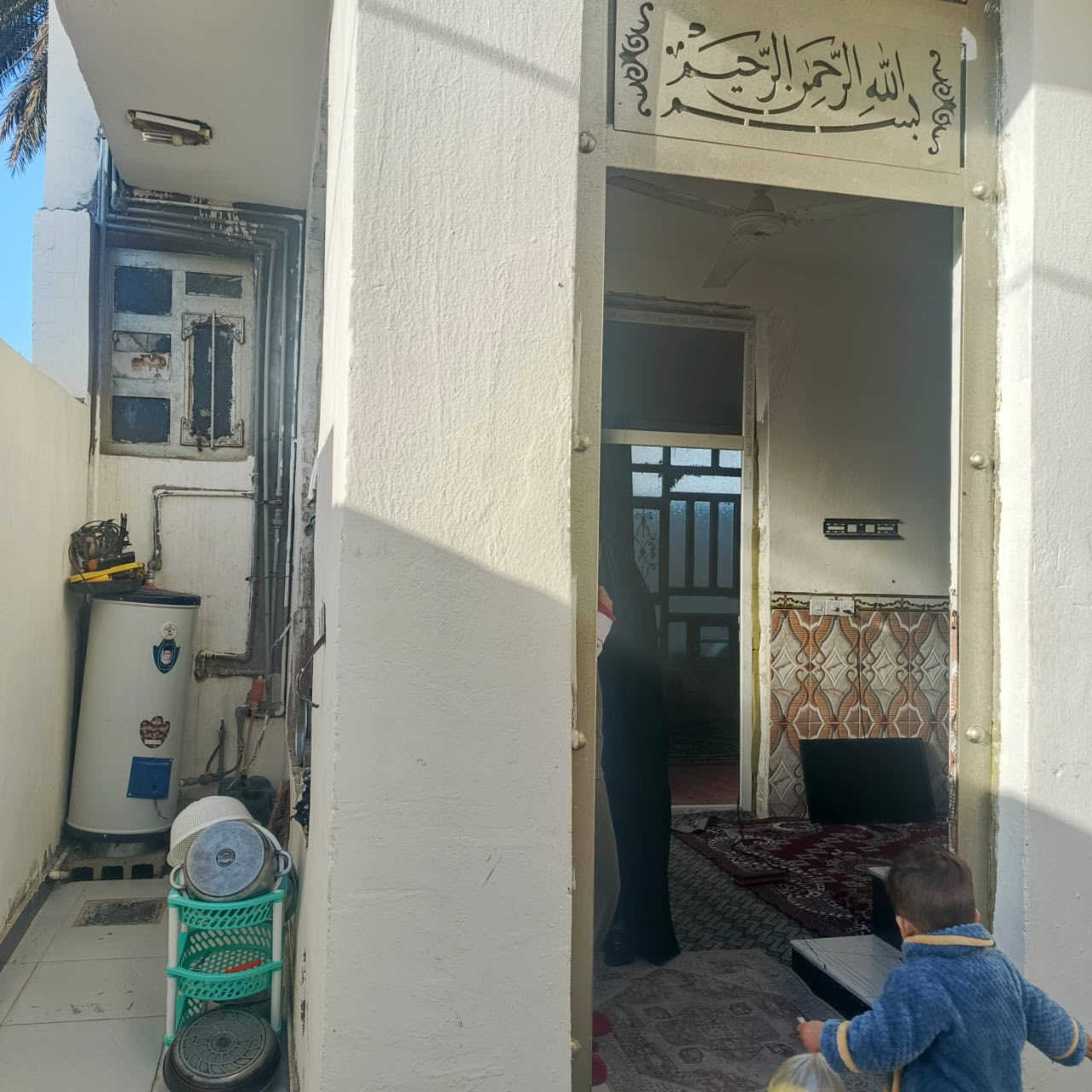 بسعر مناسب جدا  مشتمل طابو زراعي
مساحة ١٢٤ متر في كسيرات خلف المول الجديد مباشر 

بناء حديث كامل كما موضح بالصور موقع جيد جدا 

مكتب عقارات بلدروز بن عريبي

أ - مصطفى عريبي                 ***********  واتساب

عنوان المكتب الحي العصري 

بداية شارع حاتم القاضي المسعودي
