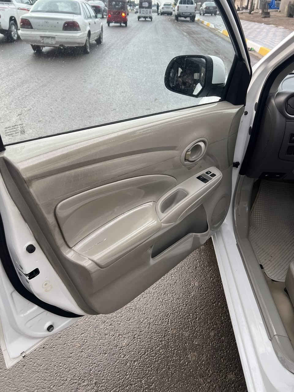 السلام عليكم نيسان سني 2020 هندي ام البليته الزركة ماشيه 42٫000
مكفوله كفاله عامه من الصبغ والتبديل والضربه كير محرك سياره بعده ع وضع الشركة عده بارد بسيط بلجاملغ الخلفي والباب بسيط كلش مايبين ورصعات بسيطه سياره جديده بمعنى الكلمه حداديه جديده تخم تاير اصلي جديد دوشمه كامله عنوان بغداد البلديات سعر 109 وبيه مجال هـ***********
