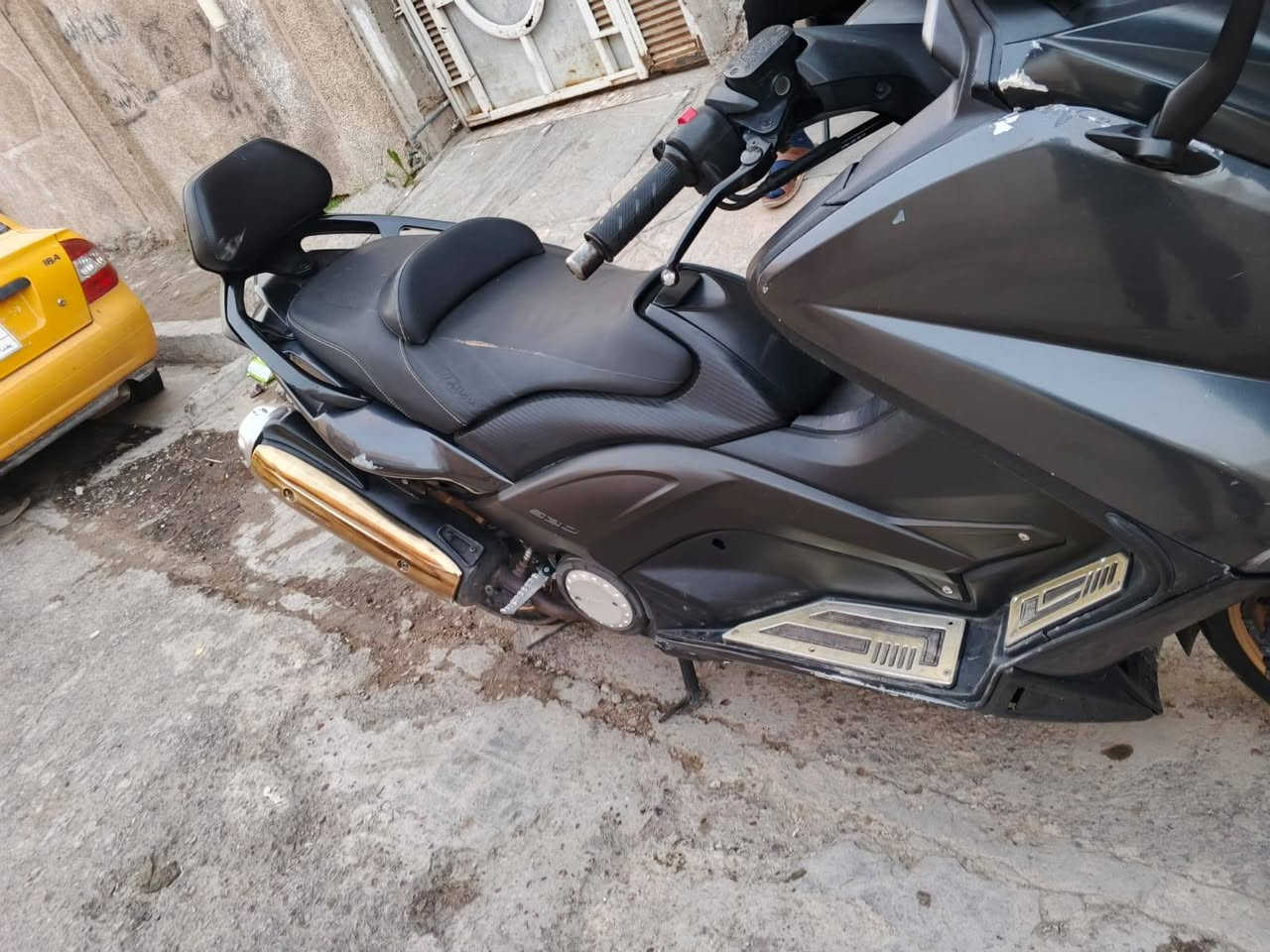 السلام عليكم دراجه تيماكس  موديل 2017دراجه مكفوله من كلشي عدا (كلج ودبل) ودراجه مصبوغه لون اسود  محرك وكهربائيات خير من الله تجي على الفحص  اوراقهه موجوده دراجه بصمه وسويج عنوان بغداد سعر 43ورقه وبيه مجال  ستفسار على هذا الرقم***********
