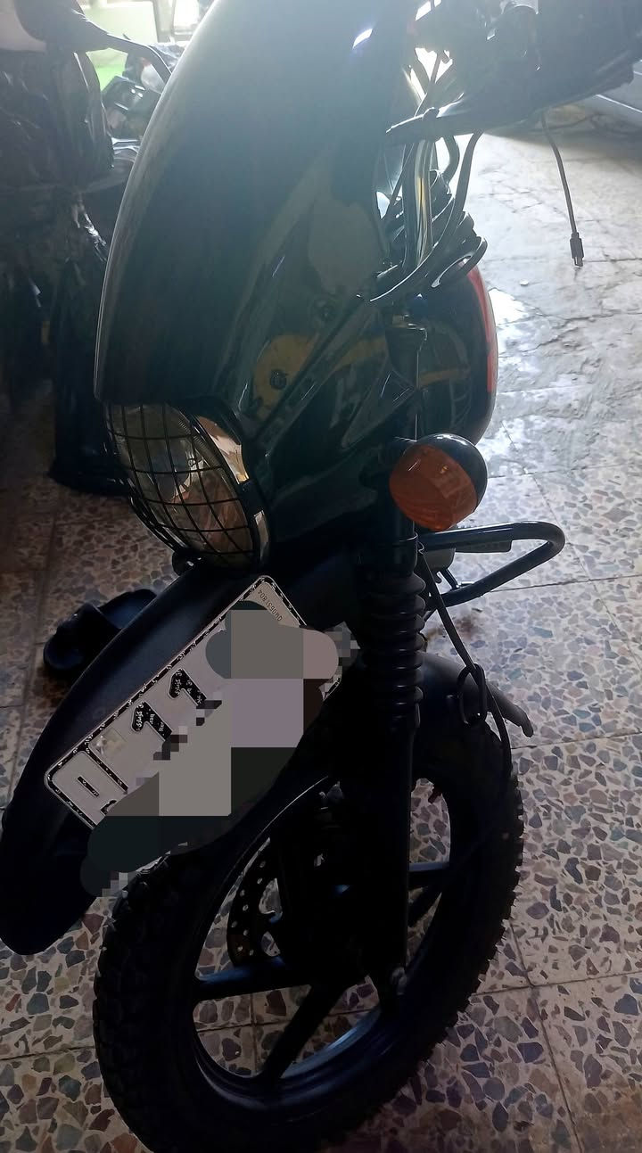 بوكسر مرقم بغداد انكليزي
مجفته تجفيت شركه درجه اولى الدراجه جديده بمعنى الكلمه مكينه وطستهه ناعمه كلش وكهربائياتهه مابيهه نقص سنويه ورقم انكليزي باسمي تحويل مباشر 
الصندوك مو وياهه واليدات مال سكليتر ارجعلك الاصليه موديلهه 2021 بس جديده ومحافض عليهه استخدام شخصي تاخذهه كلشي متصرف عليهه لان جديده وبالعافيه عالياخذهه رايدهه ب 1900000
مليون وتسعميه
***********
واتس اب واتصال
