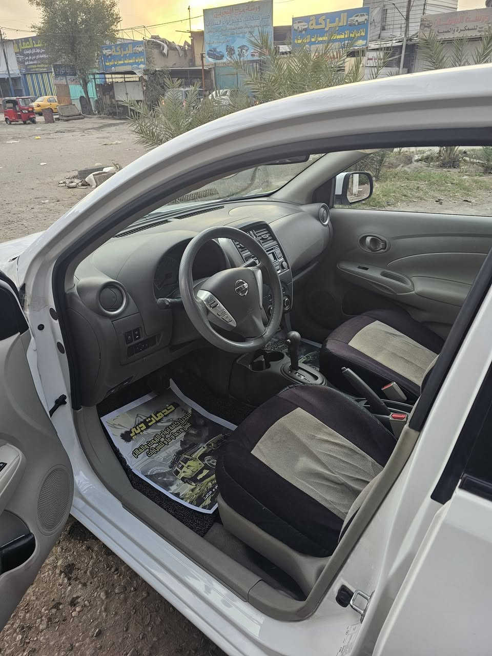 نيسان سني  هندي بليته زركه
موديل ٢١ 
ماشية ٧٢ 
كير
 مكينة
 تبريد
 كله مكفول 
السيارة بيها حادث من كدام ومصلحة واحد على واحد :
 مبدل  دعامية وجاملغ أيسر وبدنه وسمكره علبارد براس الشاصي الأيسر وقباقة مال ايرباك
وبيه شخط بالجانب الأيسر 

تواصل ***********
السعر ٩٠ وبيه مجال
