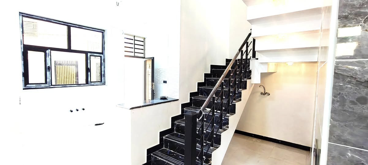 دار للبيع طابو زراعي سند 25 مرقم من قبل البلديه كوت حي الحكيم نزلت على قريب قرب الكورنيش بناء طابوق مساحه 160 يتكون من غرفتين نوم مطبخ استقبال هول السعر المطلوب 73وببه مجال للشراي 

الاستفسار مراجعه مكتب دلالية حسن البيضاني  رقم المكتب ،،،،***********
عنوان المكتب حي لحكيم قرب سيطرة القديمه للاعلان عن عقاراتكم  أو المراسلة على الصفحة أو إرسال 
العرض ع الواتساب  
ليس لنا الحق برفع سعر العقار أو خفضه عملنا يختصر على تقديم أفضل الخدمات العقاريه وترويج العقارات ونشرها ع مواقع التواصل الاجتماعي على حسابي الخاص على الفيس بك توجد مجموعة عقارات تجارية سكنية دوانم زراعية مستعدون بيع وشراء العقارات نستقبل كافة العروض الزراعيه والطابو في مدينة الكوت
رقم المكتب          حسن البيضاني.      ***********
