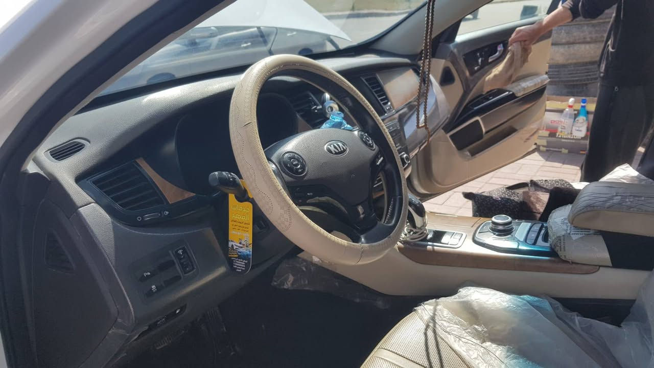 1-كوريس 2013 خليجي 
2-محرك 3800 V6
3-گير 8 نمر كوبرا
4-اللون ابيض 
5-الجنطه شفط
6-بصمه اربع ابواب
7-ستيرن كهرباء متحرك 
8-مري شفط وقلاب عالبگ لرؤيه اوضح
9-كامرات عدد 2 امامي وخلفي
10-حساسات امامي خلفي
11-فتحه سقف
12-كشنات كهرباء امامي خلفي
13-تحكم ماوس امامي خلفي
14-الكشنات الخلفيه VIP 
15-تبريد 3 قطع
16-حساس مناخ اوتو يتحكم بفتح وغلق الهواء الخارجي حسب نقاوه الجو 
17-هاند بريك بصمه كهرباء
18-نضام اوتو هولد
19-انضمه قياده  عادي وايكو وسبورت 
20-نضام مانع انزلاق ABS
21-مثبت سرعه ورادار تفاعلى 
22-السياره بيها فقط طخة مثل ما موضح بالصورة  
 السعر 150$  لاستفسار واتساب *********** او الاتصال ؏ نفس لرقم مهدي العامري

