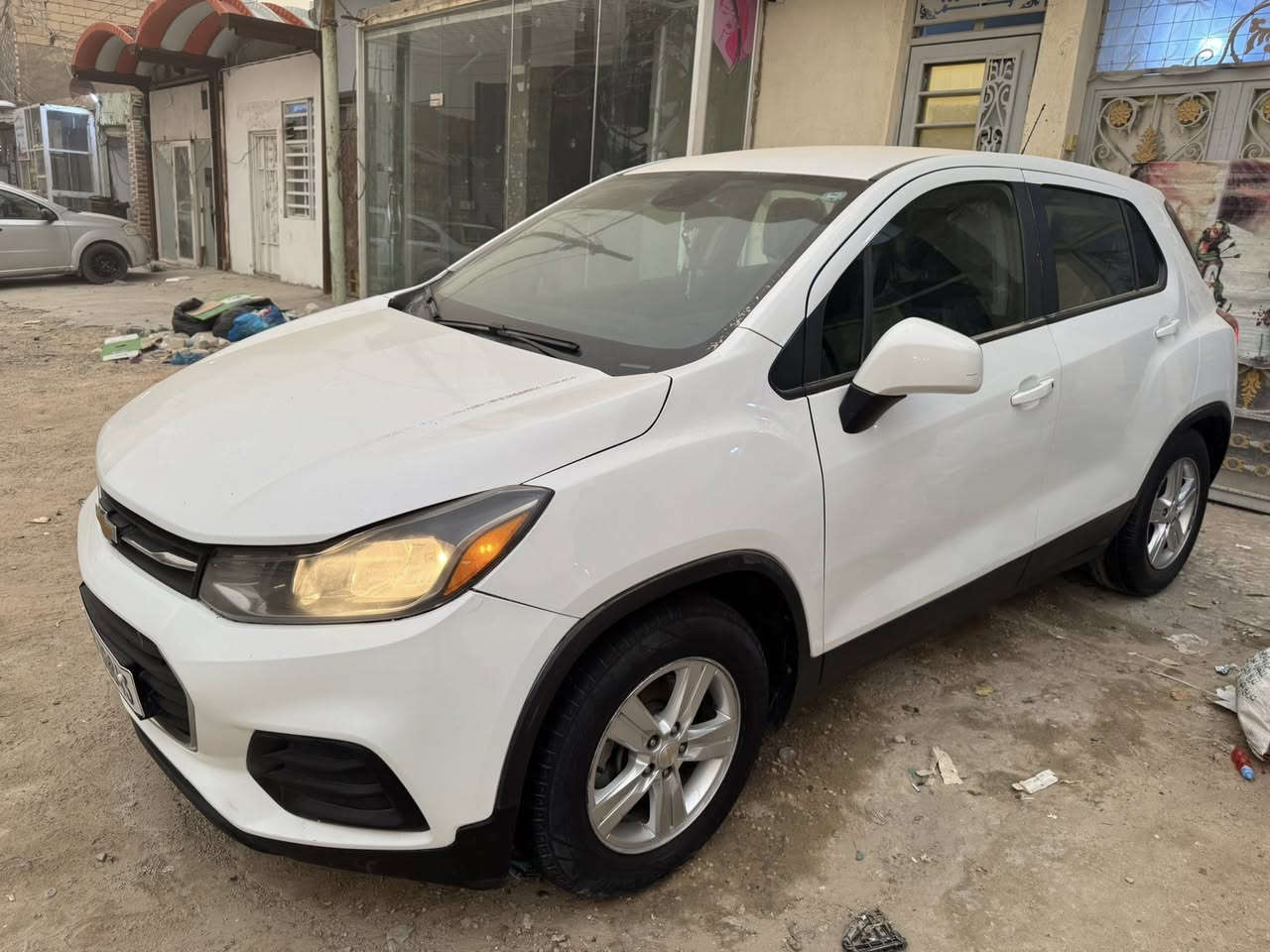 سلام عليكم سياره تراكس 2022  مواصفات Lt اربيل الجديد تريد وكاله تحويل حاضر السياره جديده وجاهزه علا اخر حبايه تخم تاير جديد تبريد جديد حداديه جديده مكينه كير كلا جديد مكينه 1400 تيربو ستوني مسوي ادامه كامله السياره ماشيه 90 الف حادثهه بامريكه بنيد وجاملغ فقط والبعراق بيه صبغ باب خلف السائق فقط اثر دحجه الباقي كفاله سعر ب 105 بيه مجال بصيط مكاني نجف حي الجامعه رقمي ***********
