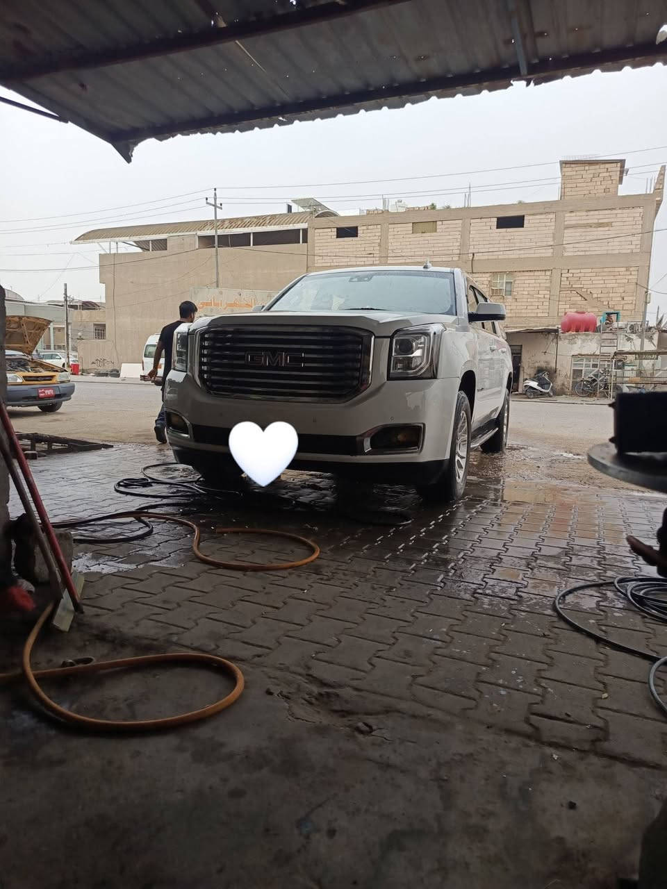 السلام عليكم.
للبيع جمسي يوكن 2018. رقم بغداد بسمي 
سنويه جديده هزه جديده. مصفره هيئه وغرامات 
السياره فول.مواصفات. XL.
الخط مالته. نجف. قم. ايران. 
دفتر خروجية جديد هستوني مسوي. 
دوشمه جديده .تخم تاير جديد .للسياره بيضه بلادي 
جاهزه للشغل كبل. مابيه نقص برغي. .
السياره ضربته جاملغ جهت العبري والبنيد .
مكان السياره نجف. 
السعر 27.$.يعني دفترين وسبعين و بيه مجال 
هـ.***********
ه‍ـ.***********. زيد ذيقار
