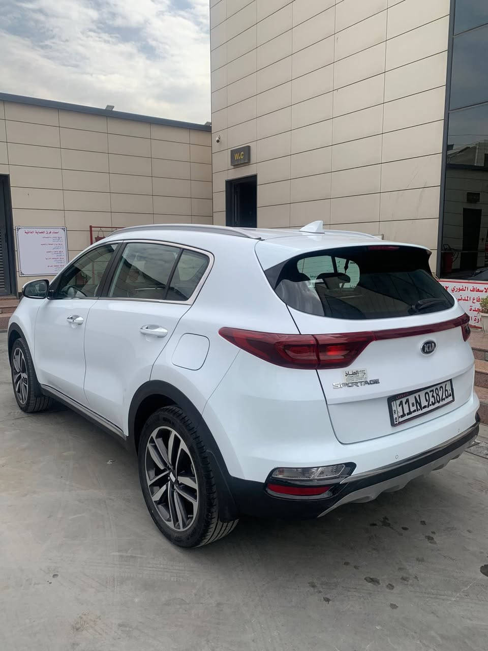 شلون الشباب الطيبة 
كيا سبورتج 2021 خليجي وكالة الكاصد ماشي 35 الف كيلو حقيقي مكفوله كفاله عامه مواصفات عاديه 

كامره خلفيه 

فول تحكم ستيرن 

شاشه جبيره 

حساس امامي خلفي 

بصمه 

تشغيل عن بعد 

كشن كهرباء 

اناره LED

السعر 215 ورقه 

مكان السيارة البلديات 

*********** 

اعتذر غير متواجد علفيس
