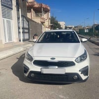 للبيع سيراتو موديل ٢٠٢٠ خليجيه مكفوله ماشيه ٦٧   الف محرك ٢٠٠٠ فتحه وح...