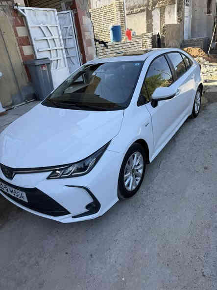 سلام عليكم 
كورولا هايبرد 
ماشيه 5000 وشويه
بيها رصعه صغيره بالجاملغ الخلفي وكم شخط الدعامية 
السياره جديده 
سعرها 148 وبيها مجال 
***********
