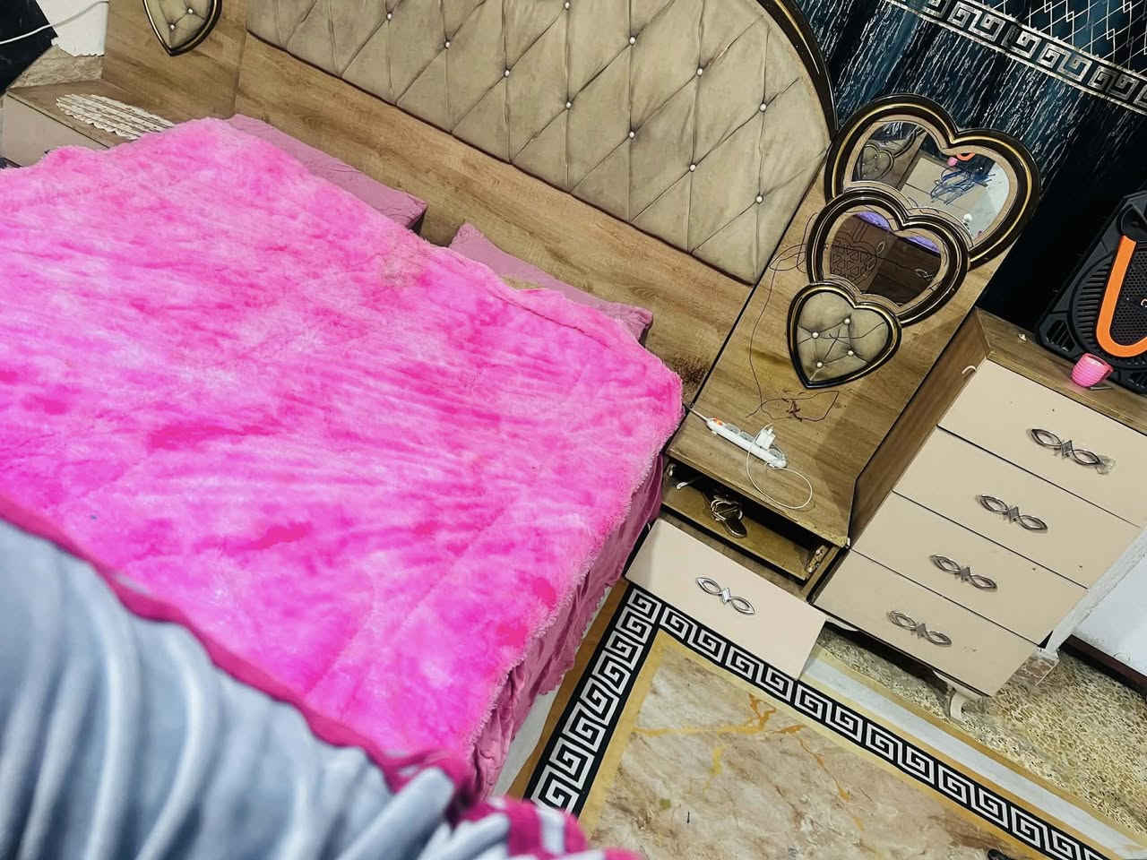 غرفة تركي ٧ قطع للبيع 
السعر ٤٥٠ 
العنوان بغداد البلديات


**إذا كنت صاحب هذا الإعلان وتريد حذفه لأي سبب، رجاءا أرسل رسالة إلى الدعم الفني**