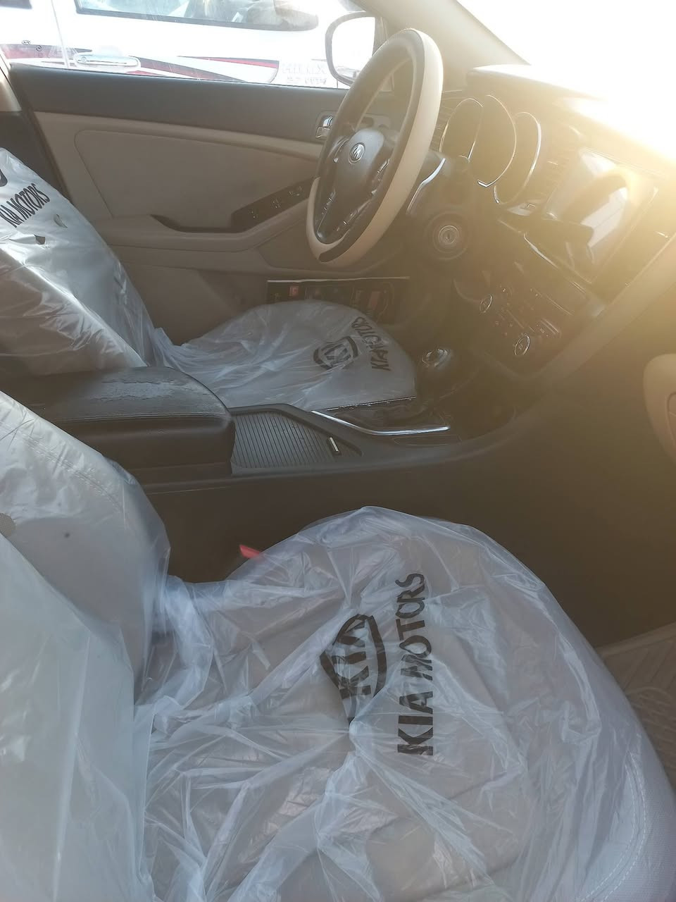 رمضان كريم وكل عام وانتم بخير سلام عليكم سيارة كية الولتيما موديل ٢٠١٤ خليجي واسط تحويل مباشر سنويةلغاية لغاية ٢٠٢٨ محرك ٢٠٠٠ دوش السونار مرفق مع الصور السيارة بلكوت صاحب السيارة الشرعي اخوان متواجد على الفيس بوك رجأ رقم الموبايل ***********
