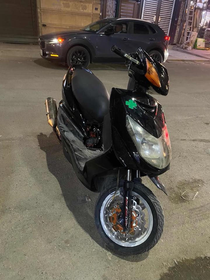 السلام عليكم من رخصة الادمن دراجه سكنس فحل بوشه 58مزوده  مابيها نقص  دراجه كامله تريشه وحده واكعه و دشبول بي عطل بسيط فقط +فجها موجود قبق هندر موجود مراوس ماراوس ودراجة خير من الله اكفلها كفالة عامة من السرقة وغيرها الغراض البيها :
صلنصه ستيل
قطره دهن مشمشي GAMC
قبق فلاوين مشمشي
ملقط مشمشي اصلي
قبق جوزه كرزي
تعلاكه RS
دبلات خلفيه PRM
فلنجه رياضي مشمشي
قباقه كور كرزي
ستاند صفح كرزي
يدات بريك رياضي
جاملخ طيار امامي كاربون 
مكاني بغداد الاعظميه رقمي ***********
هذا الانستا للماعندة رقم s8nq_ /d6iti
