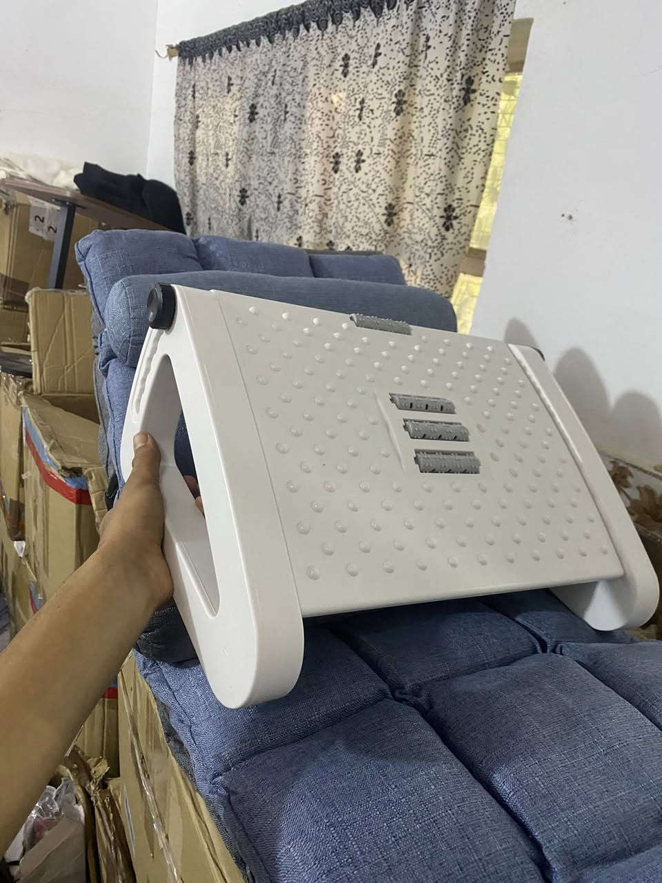 القطعه الي تعجبك نطيني بيها سعرك وبلعافيه.
هذا رقمي واتساب 
***********
