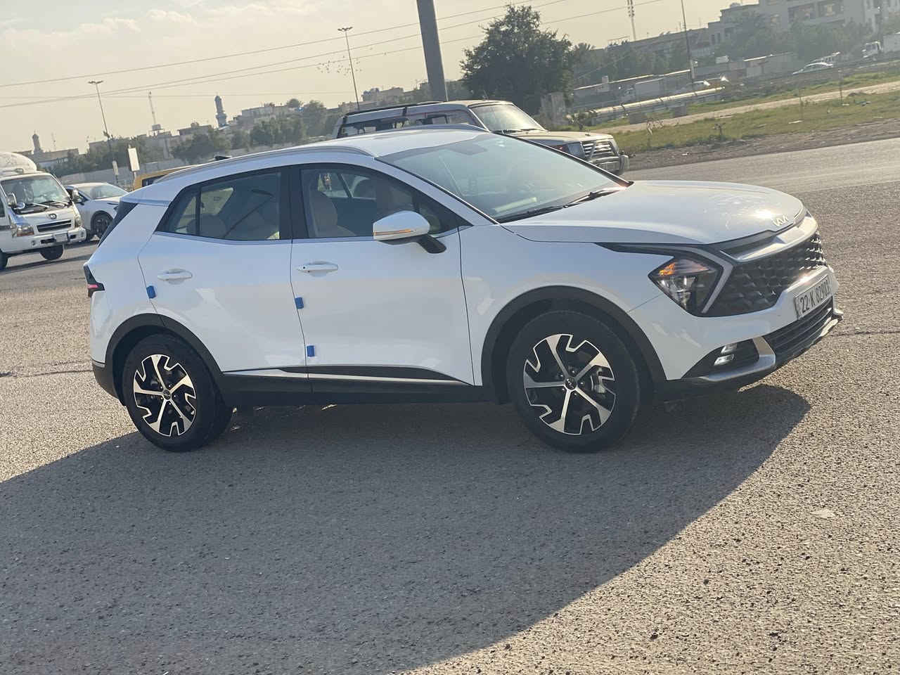 السلام عليكم 
سبورتج خليجي موديل 2024
رقم اربيل نص مواصفات
ماشية 1700 يعني زيرو الفين ما صايرة
حساسات
رادارات جانبية
هاند بريك دكمة
داخل اسود
بصمة
بصمة ابواب 
الرقم
***********
