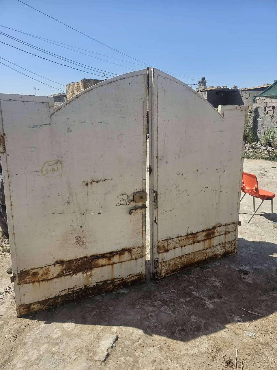 باب للبيع السعر 250وبيه مجال مكلف بنشرالاتصال ***********
