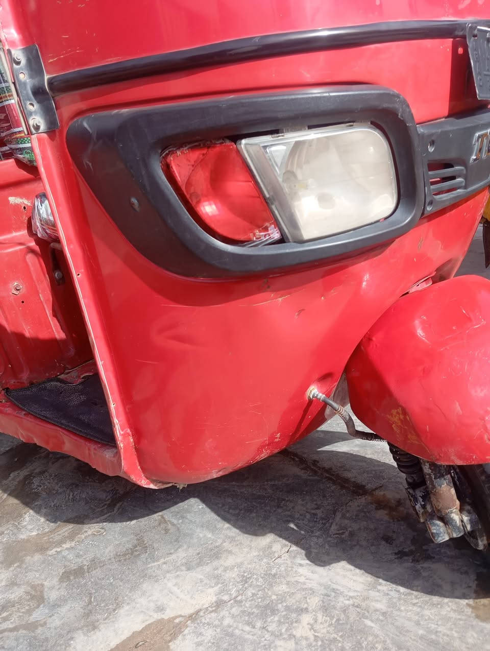 سلام عليكم تكتك للبيع 18اوراق تكتك جاهزه  كبل لشارع لا ضربه ولا صبغ مكينه تجفيت جديد كلجات جدد السعر 2600وبيهه مجال العنوان بغداد المحموديه الرقم***********
