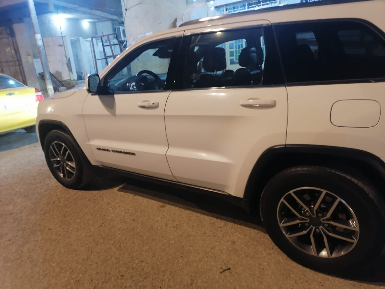 سلام عليكم جيب البيع موديل 2020 تخم تاير حداديه بيه جملغ وبنيد سياره مال بيت مروس وبيع سعر 220 مكان دوانيه ***********
