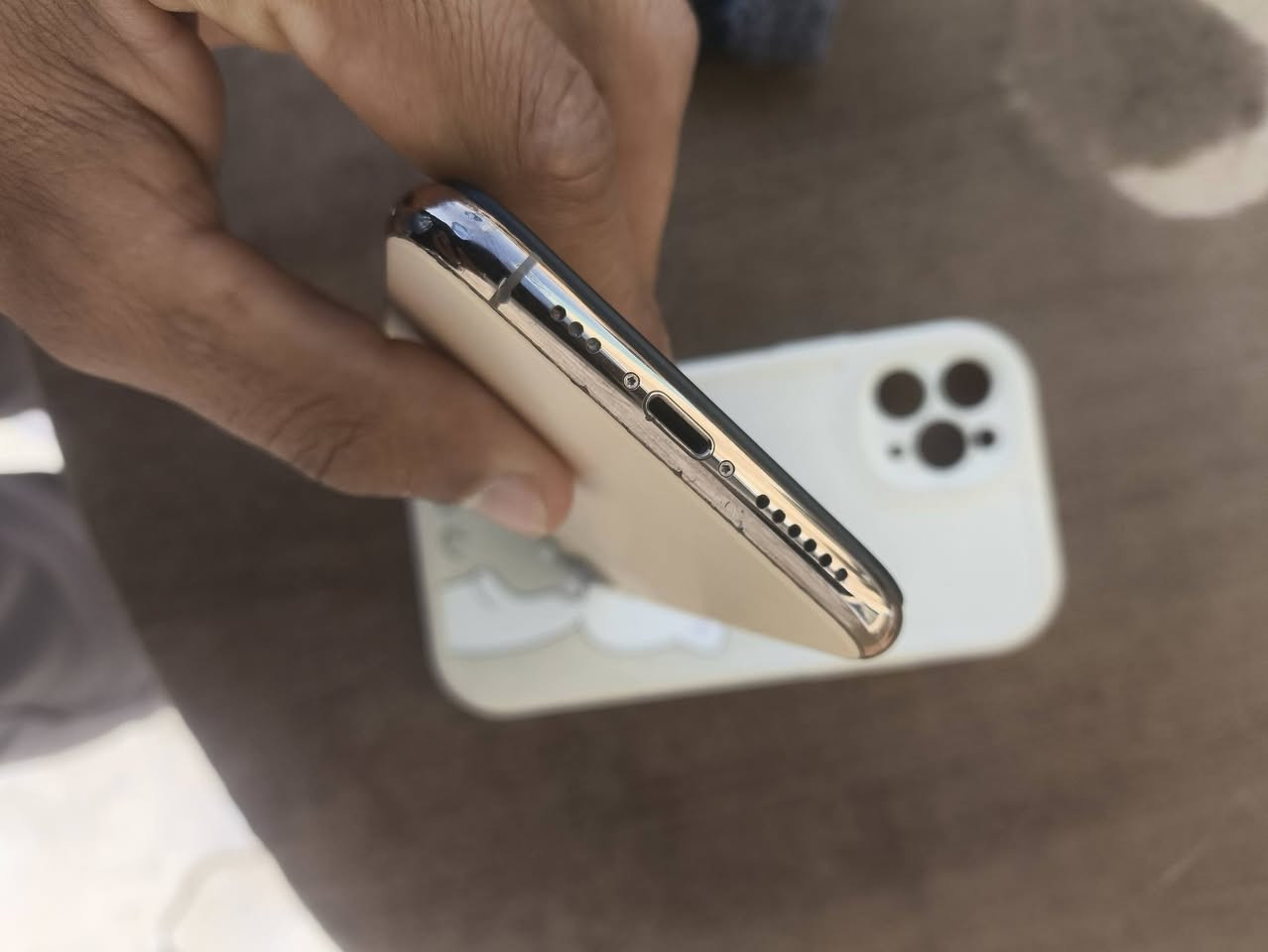 11 برو ذاكرة 64 مبدل شاشة و بطارية فيس ايدي ما يشتغل باقي كلة شغال للبيع و مراوس سعر 200 وبي مجال شراي خاص و اتصل ***********
