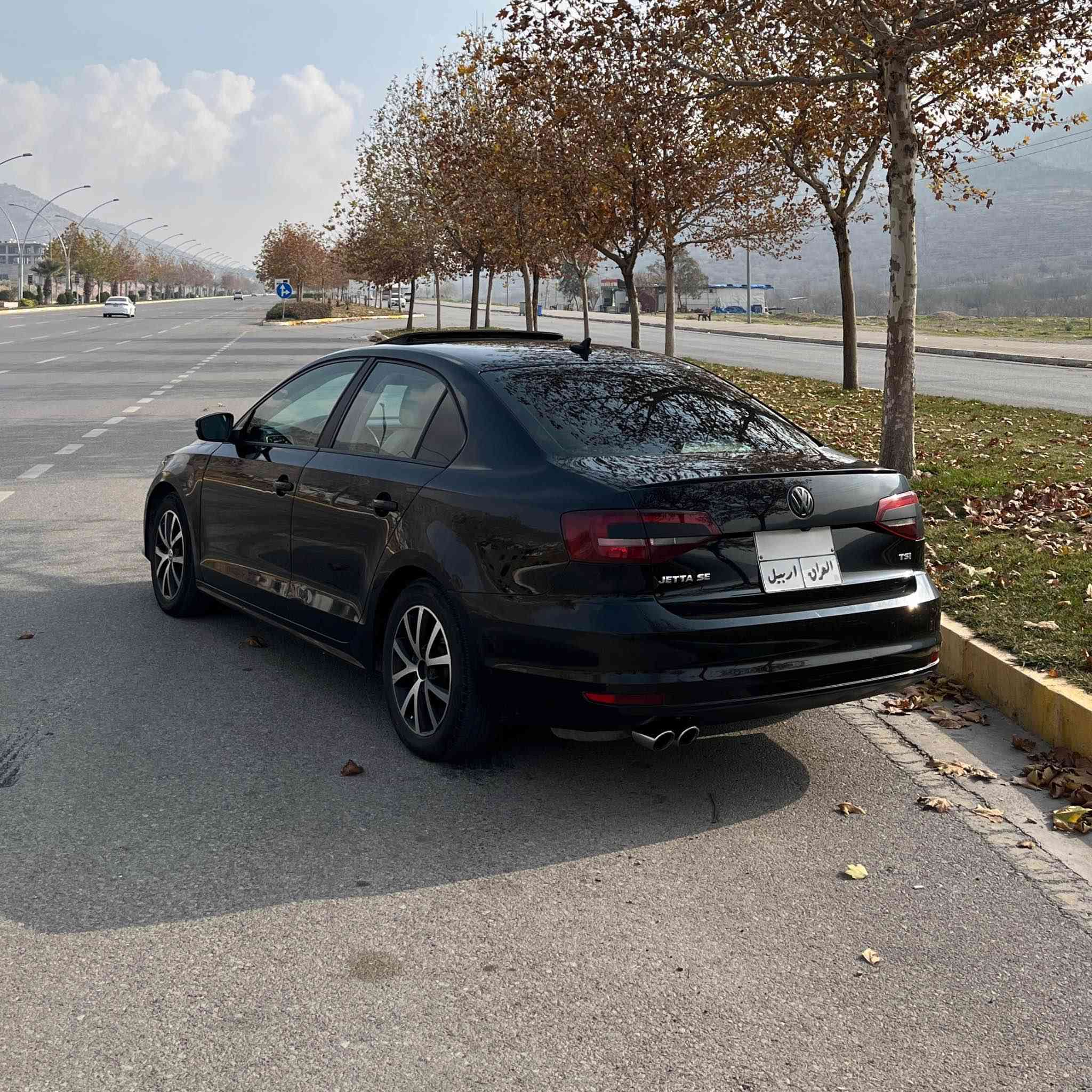 جيتا موديل ٢٠١٧ سياره فول مواسفاته سلايد و به سمه و رادار سياره 2 پارجه دكه ل بهوسته كي سبغن راديته ر و لايت هيشتا يين شه ريكئ نه شه رتن به ره شوت دكمه سيسته م بيجه ك داخلي يا هه ي 2 تعديلين بجيك يي تيدا وه كي دي خر شه رته  
سعر/١٢١$ مجال
تلفون/*********** دهوك, العراق
