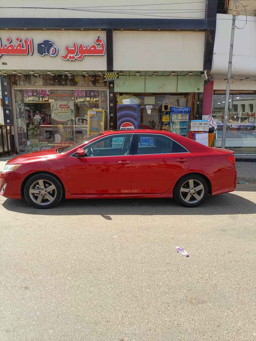 للبيع كامري ٢٠١٥ رقم بصرة انكليزي بأسمي وارد امريكي جاملغ وبنيد فقط وبارد  خفيف الباقي كفاله لون احمر مواصفات SE فول فتحه جاهزه من كلشي ماشيه ١٣٩ الف تخم تاير حداده مكينه وكير كفاله والسعر $١٢٩ وبيها مجال ورجائاً  المو شراي لا يجي يسولف وهذا رقمي *********** مكان البصره الطوبة والنخيلة البصرة, العراق
