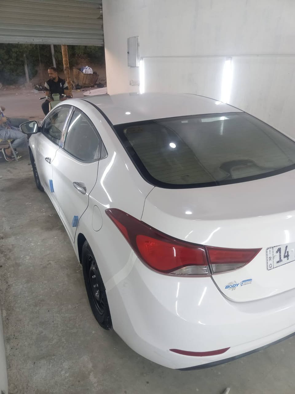 بسم الله الرحمن الرحيم
 عليكم 
سيارة النترا مديل 2014 خليجي  محرك 1600 دوش  موصفات 
فتحتين تبريد 
تحكم شتيرن 
شاشة و كامرة دوارة
اي بي اس
تخم تاير و يل كب جديد
حدادية جديدة
منظومة بانزين كاملة جديده 
منظومة تبريد جديده مبدل فابرتيه وراديتر 
منظومة تبريد محرك كاملة و جديده 
ال سيارة اي نقص ما بيها 
السيارة بيها تبديل قبق صندوك فقط 
و بارد بالجاملغ الامامي 
و بيها صبغ اثر تشليع  السيارة شلع صبغها 
و صبغتها  6 قطع صبغ 
السعر. 101 و بيها مجال بسيط 
الشراي يجي و بيه خير و يدلل 
مكاني البصره القبلة 
رقم 
*********** الصويرة, واسط
