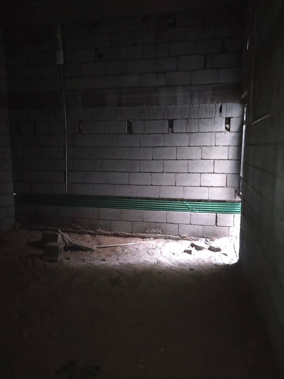 #اسعد_الله_اوقاتكم_بكل_خير⁉️👋

دار للبيع هيكل 🏠🏠

#مساحه:: 600 م

#العنوان:: البهادري قريب على شارع الصناعية 📌

#جنس_العقار::طابو زراعي عراقي سند 25 وكاله و نسخ من الطابو و مكاتبة 

البيت طابقين 
غرف نوم عدد 7 نضام سويت
صاله عدد 4
ديوانيه 
مطبخ عدد 2
كراج سيارات يتسع 4 سيارات 
بناء بلوك و فرمستون 
خلف البيت نهر
شارع 10 م🚘

جميع الخدمات متوفرة ماء كهرباء مدارس نت كلشي قريب على 
#السعر ((250مليون وبي مجال))
#اللاستفسار:: إلا تصال على الهاتف ☎️ 📞 
☎️((***********))☎️
            محمد
