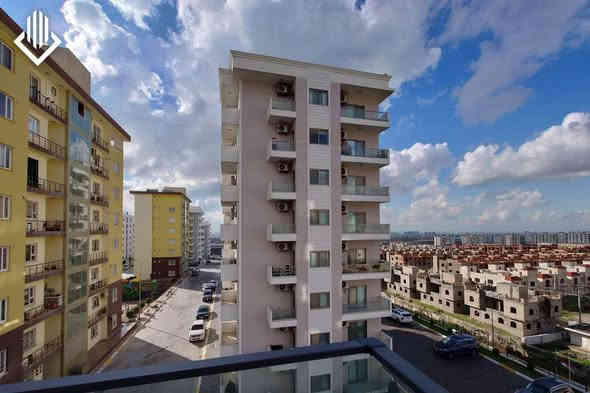 🏡 شقة للبيع – فرصة مميزة

📍 الموقع: مجمع ژيان ستي خلف مدينة ألعاب مجدي لاند
📐 المساحة: 136 م²
🛏 غرف النوم: 2
📄 الملكية: طابو ملك صرف
🏢 الطابق: يحتوي على شقتين فقط
🌄 الإطلالات: 3 إطلالات مميزة لكل شقة

💰 السعر: 5 دفاتر فقط

📞 للاستفسار والتواصل:
***********
***********
