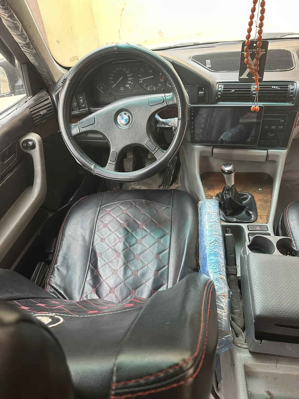 السلام وعليكم
سياره بي ام 525
محرك كبس
كير عادي محرك وكير شرط 
تبريد ثلج ❄️ 
طخم تايلت جديد 
رقم نينوى كابون بانزين 
التفاصيل على هذا الرقم 
***********
