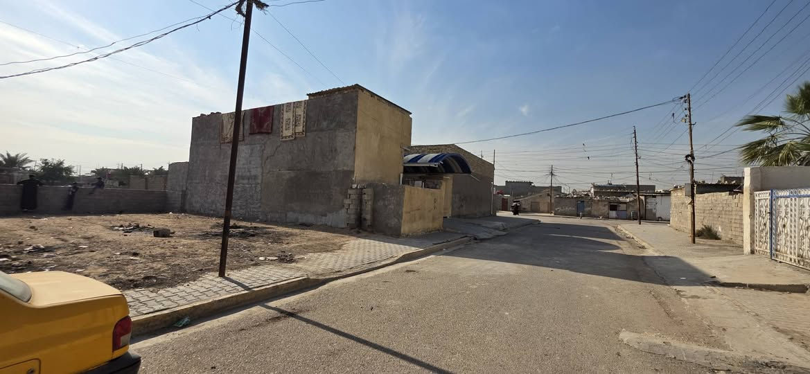 سلام عليكم مرخصةمديرالاكروب المحترم قطعه ٢٠٠ متر واجه واجه ١٠ ونص شارع عريض موقع مرتب القدس عله قريبه عل شارع العام بجانب الحسينيه سعر مناسب ومستعجل اتصل ***********
